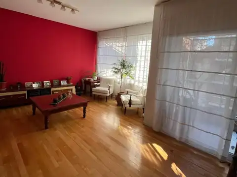 EXCELENTE SEGUNDO PISO 4 AMBIENTES COCHERA  MOVIL