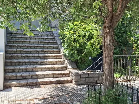 Depto Tipo Casa en Venta con 1 cocheras