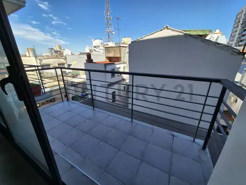 Quinquela Martin 1600, Piso 0