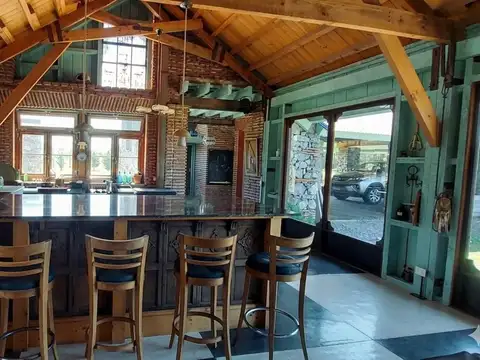 Casa en Alquiler con 1 cochera