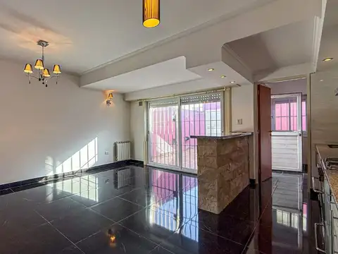 Depto Tipo Casa en Alquiler de 4 ambientes