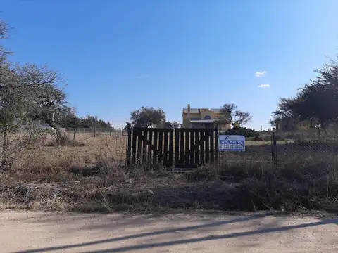 Lote a la venta en Villa Parque Siquiman. (L164)