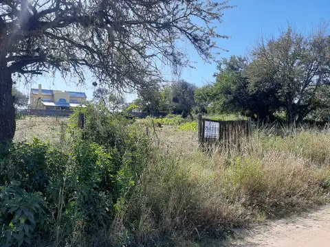 Av. Los Pescadores y Los Chaña 100