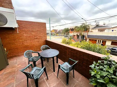 CASA TRIPLEX 5 AMBIENTES BARRIO NAÓN- MATADEROS