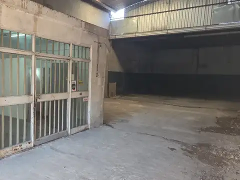 EXCELENTE Galpón en alquiler en Parque Patricios DISTRITO TECONOLOGICO 9 X 30 M (270 METROS) LOTE PROPIO MONTEAGUDO AL 400  MIXTURA 2/BAJOS IMPUESTOS