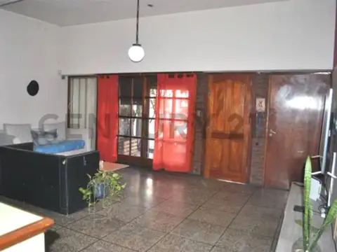 Casa en Venta en Bernal Oeste, USD 95.000