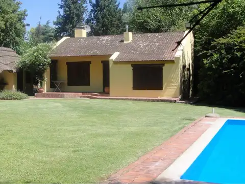 Quinta de 647 m2, a 100 m de Autopista, Pilar centro, pileta - Amoblada