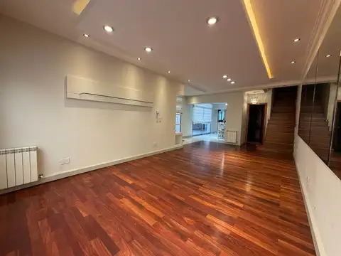 Casa 5 ambientes con 4 baños