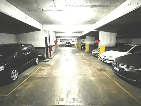 Cochera Fija y Cubierta en Venta en Recoleta