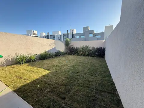 Departamento en Alquiler con 2 cocheras