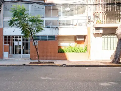 Departamento un dormitorio. Frente. Ventilacion cruzada. 50m2