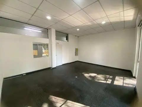 Oficina Monoambiente con 4 baños