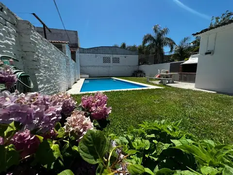 Casa 3 ambientes con 2 baños