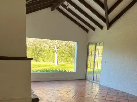 Casa 5 ambientes con 2 baños