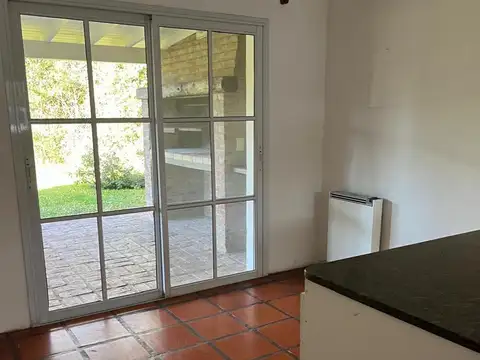 B° Cdo El Lago, Pardo  al 3300