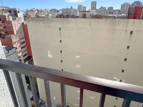 Departamento 1 ambiente contrafrente con balcón Plaza Mitre