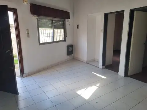 Depto Tipo Casa en Alquiler de 2 dormitorios