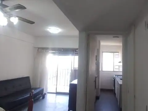 ALQUILER CORDOBA Y SAN MARTIN BALCON CALLE 2DO PISO
