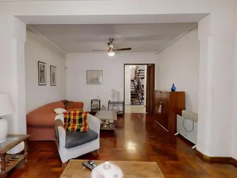 Casa 5 ambientes con 4 baños