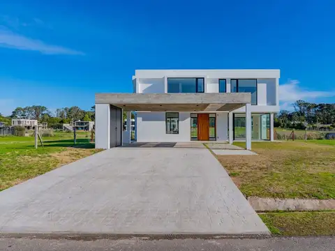 Casa 5 ambientes en Rumencó Joven