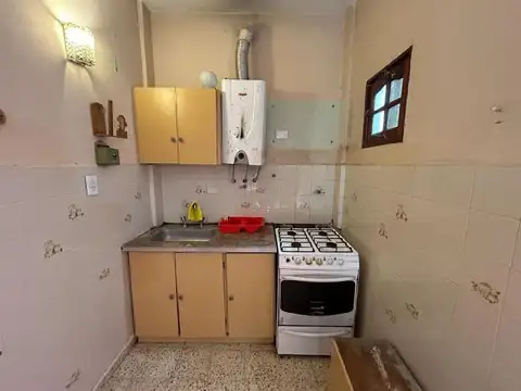 Calle 6 900, Piso UF