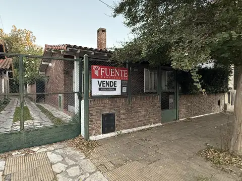 Exclusivo Chalet en Barrio Inglés de Temperley – Medida Única de 750 m² – Ideal Inversión / Familia