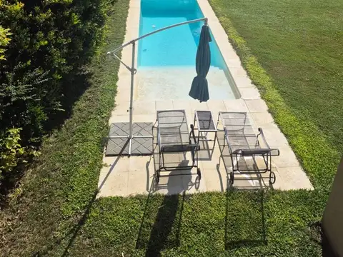 Casa en Alquiler con 4 cocheras
