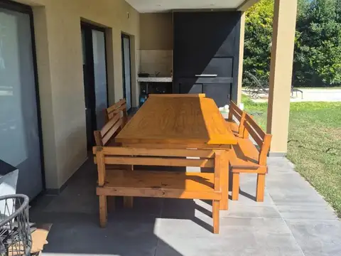 Casa en Alquiler de 4 dormitorios