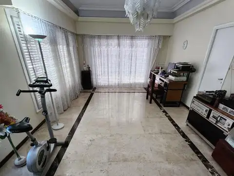 Casa en Venta con 6 cocheras