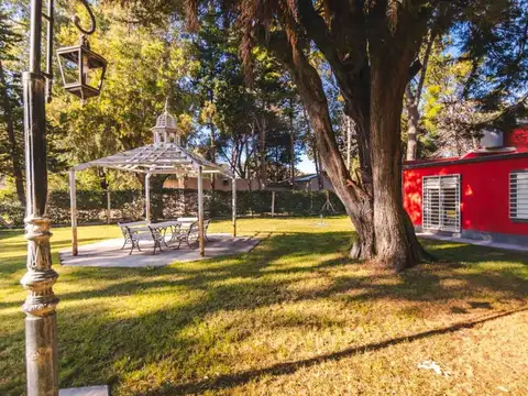Casa en Venta con 3 cocheras