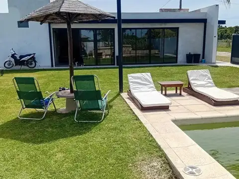 Quinta en Venta - 2 Dormitorios 1 Baño - 600mts - Baradero