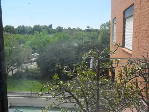 Departamento en Alquiler en San Isidro Vias / Rolon, $ 700.000