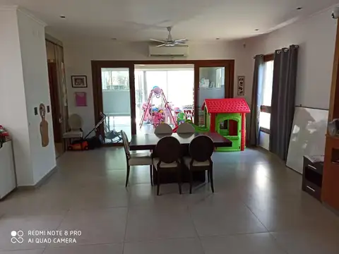 Casa 6 ambientes con 5 baños