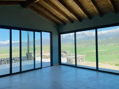 Casa en Venta en La Carrera, USD 445.000