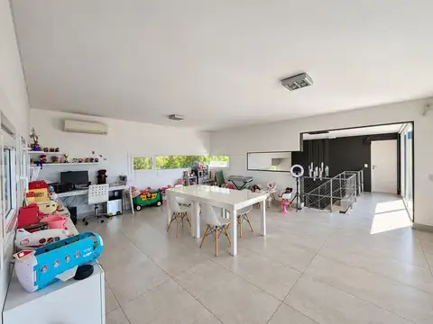 Casa 6 ambientes con 6 baños