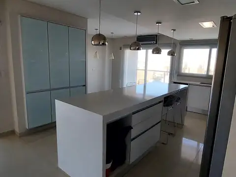 Departamento en Alquiler con 2 cocheras