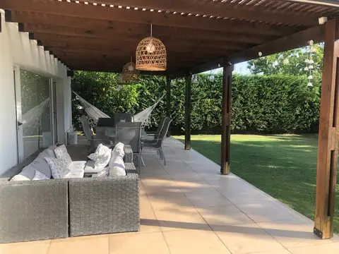 Casa en Alquiler al Oeste