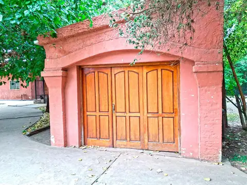 Excelente Casa 6 Ambientes en venta Pontevedra - Merlo