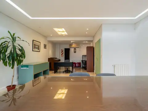 Edificio comercial - 4 Plantas - Subsuelo - Cocheras - Terraza