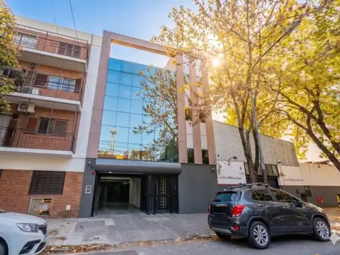 Edificio comercial - 4 Plantas - Subsuelo - Cocheras - Terraza