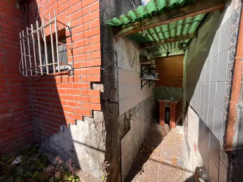 Casa 4 ambientes con 1 baño
