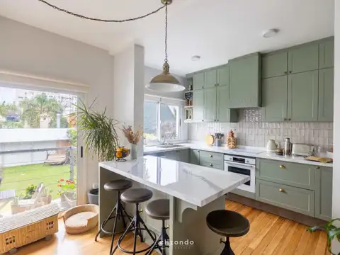 VENTA CASA POCITOS 4 DORM CON JARDIN BARBACOA GGE