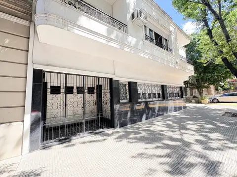 Ph al frente con entrada indepeniente, dos plantas, terraza, EXCELENTE