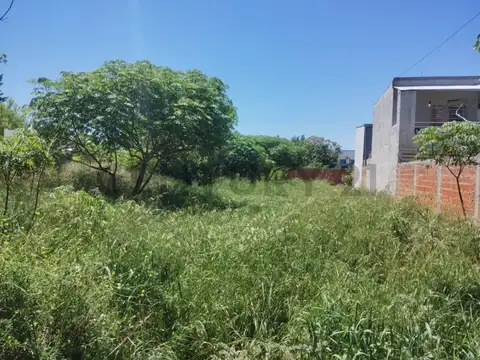 135 entre 36 y 37. Lote en Venta. San Carlos, La Plata.-