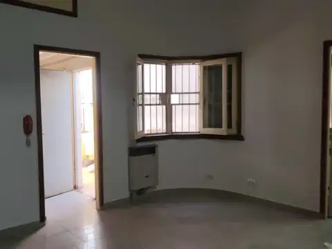 Departamento de 2 ambientes en planta baja con patio