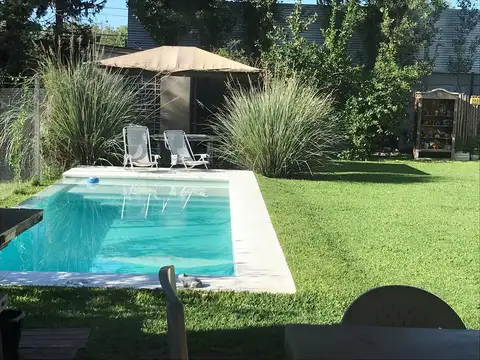 Casa 7 ambientes con 2 baños