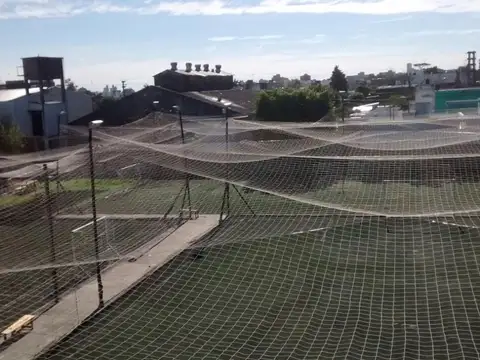 PREDIO DEPORTIVO CANCHAS FUTBOL 5 VESTUARIOS, SALON Y COCINA