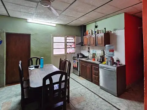 Casa 4 ambientes con 1 baño