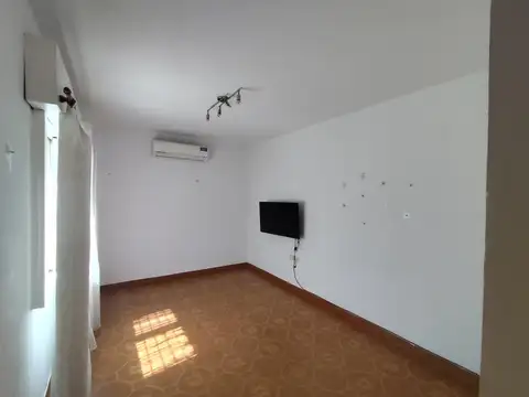 Depto Tipo Casa en Venta en Castelar Norte, USD 52.000