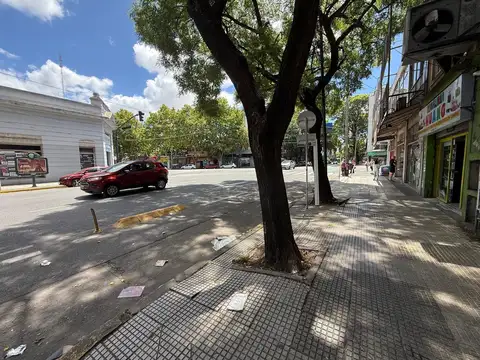 Local en Alquiler 40 años